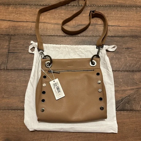 Stylish Tan Leather Shoulder Bag - Picture 1 of 10